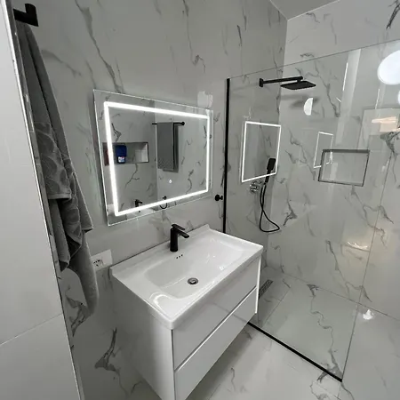 Seaview Luxury شقة *